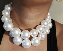 Load image into Gallery viewer, Giant Faux Pearl Necklace Set Kargo Fresh
