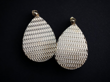Load image into Gallery viewer, Gold Extra Large Abstract Disc Dangle Clip on Earrings Kargo Fresh
