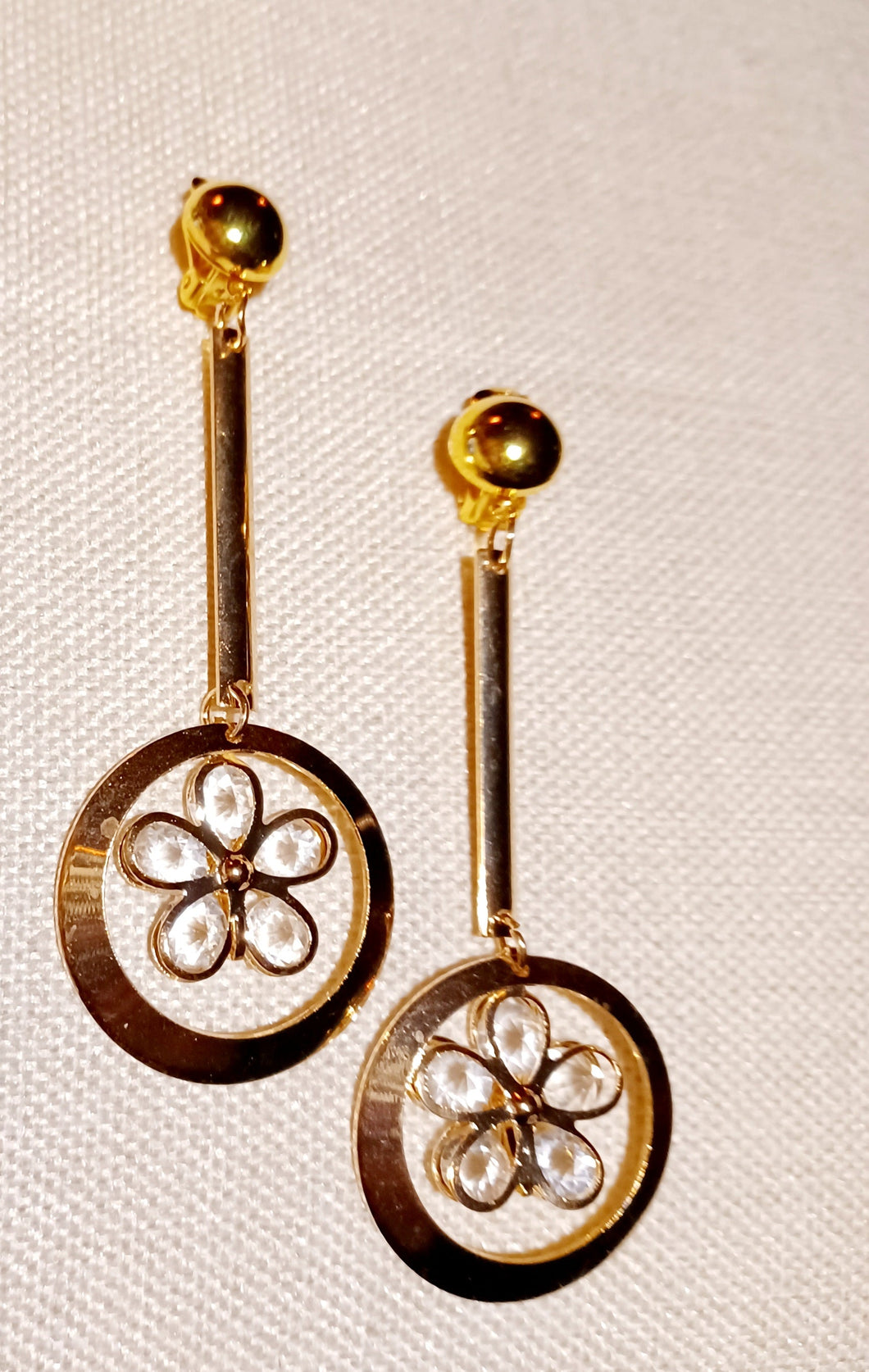 Gold and Crystal Daisy design Clip On Earrings Kargo Fresh