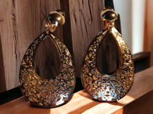 Load image into Gallery viewer, Gold metal boho filagree clip on hoops Kargo Fresh
