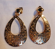 Load image into Gallery viewer, Gold metal boho filagree clip on hoops Kargo Fresh
