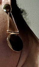 Load image into Gallery viewer, Gold metal hanging disc earrings Kargo Fresh
