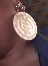 Load image into Gallery viewer, Gye Nyame Handpainted Clip On Adinkra Earrings Kargo Fresh
