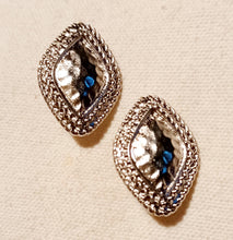 Load image into Gallery viewer, Hammered Metal Stud Clip On Earrings Kargo Fresh
