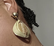 Load image into Gallery viewer, Hammered Metal and Mesh Clip on Earrings Kargo Fresh

