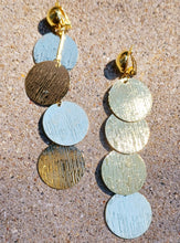 Load image into Gallery viewer, Hammered Metal disc Clip on Earrings Kargo Fresh
