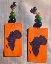 Load image into Gallery viewer, Handmade Africa Wood Clip On Earrings Kargo Fresh
