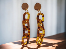 Load image into Gallery viewer, Handmade Chunky acrylic chain clip on earrings Kargo Fresh
