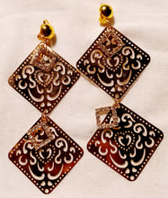 Load image into Gallery viewer, Handmade Clip On abstract gold Metal Earrings Kargo Fresh
