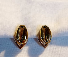 Load image into Gallery viewer, Handmade Cowrie Shell Clip On Stud Earrings Kargo Fresh
