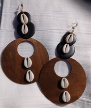 Load image into Gallery viewer, Handmade Cowrie Shell Hoop Earrings Kargo Fresh
