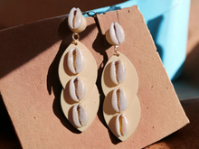 Load image into Gallery viewer, Handmade Cowrie and acrylic clip on earrings Kargo Fresh
