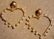 Load image into Gallery viewer, Handmade Faux Pearl Heart Hoop Clip On Earrings Kargo Fresh
