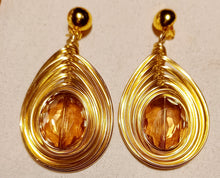 Load image into Gallery viewer, Handmade Rhinestone Clip On Earrings Kargo Fresh
