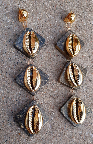 Handmade Wood and Cowrie Shell Clip On Earrings Kargo Fresh