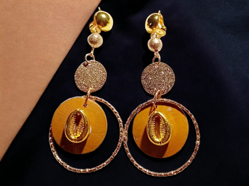 Handmade Wood and cowrie Clip Earrings Kargo Fresh