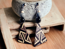 Load image into Gallery viewer, Handmade abstract boho clip on earrings Kargo Fresh
