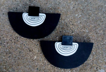 Load image into Gallery viewer, Handmade abstract wooden earrings Kargo Fresh

