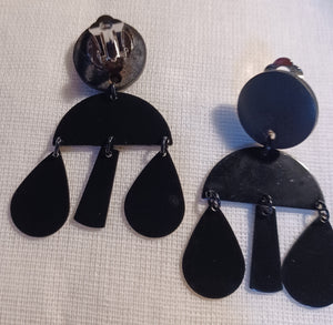 Handmade black metal geometric clip on earrings Kargo Fresh