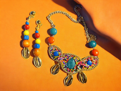 Handmade boho beaded collar and clip on earrings set Kargo Fresh
