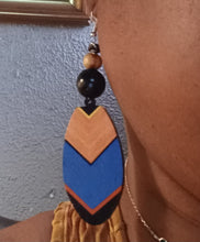 Load image into Gallery viewer, Handmade boho wooden earrings Kargo Fresh
