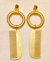 Load image into Gallery viewer, Handmade clip on afro pick earrings Kargo Fresh
