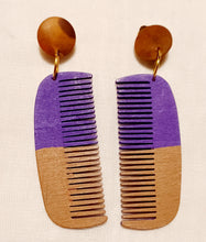 Load image into Gallery viewer, Handmade clip on afro pick earrings Kargo Fresh
