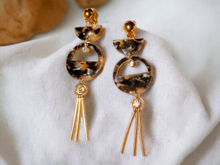 Load image into Gallery viewer, Handmade confetti acrylic dangle clip on earrings Kargo Fresh
