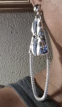 Load image into Gallery viewer, Handmade cowrie and chain clip on earrings Kargo Fresh
