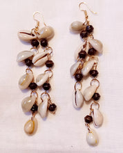 Load image into Gallery viewer, Handmade cowrie shell cluster earrings Kargo Fresh
