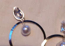 Load image into Gallery viewer, Handmade faux pearl Clip On Earrings Kargo Fresh
