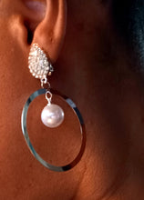 Load image into Gallery viewer, Handmade faux pearl Clip On Earrings Kargo Fresh
