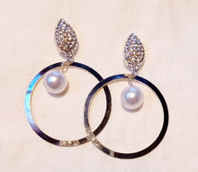 Load image into Gallery viewer, Handmade faux pearl Clip On Earrings Kargo Fresh
