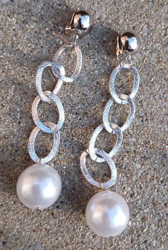 Handmade faux pearl and chain clip on earrings silver Kargo Fresh