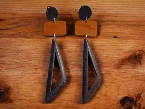 Handmade geometric wood clip on earrings Kargo Fresh