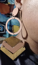 Load image into Gallery viewer, Handmade handpainted geometric clip on earrings Kargo Fresh
