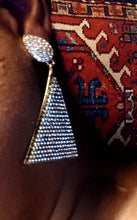 Load image into Gallery viewer, Handmade rhinestone clip on earrings Kargo Fresh
