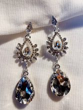 Load image into Gallery viewer, Handmade rhinestone dangle clip on earrings Kargo Fresh
