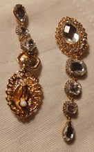 Load image into Gallery viewer, Handmade rhinestone dangle clip on earrings Kargo Fresh
