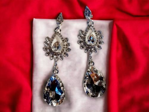 Handmade rhinestone dangle clip on earrings Kargo Fresh