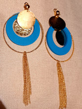 Load image into Gallery viewer, Handmade wood and chain tassel hoop clip on earrings Kargo Fresh
