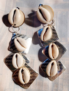 Handmade wood and cowrie clip on earrings Kargo Fresh