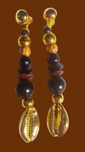 Handmade wood and cowrie clip on earrings Kargo Fresh
