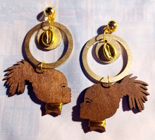 Load image into Gallery viewer, Handmade wooden afrocentric clip on earrings Kargo Fresh

