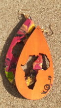 Load image into Gallery viewer, Handpainted Abstract Africa Wooden Earrings Kargo Fresh
