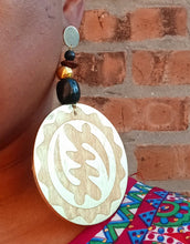 Load image into Gallery viewer, Handpainted Adinkra symbol Earrings Kargo Fresh
