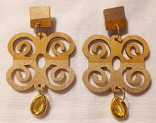 Load image into Gallery viewer, Handpainted Adinkra symbol Earrings Kargo Fresh
