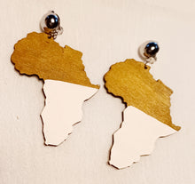 Load image into Gallery viewer, Handpainted Afrocentric Wooden AFRICA Clip On Earrings Kargo Fresh
