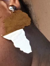 Load image into Gallery viewer, Handpainted Afrocentric Wooden AFRICA Clip On Earrings Kargo Fresh
