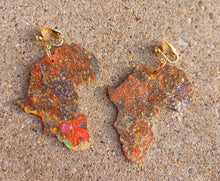 Load image into Gallery viewer, Handpainted Wooden AFRICA Clip On Earrings Kargo Fresh
